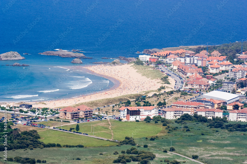 pueblo costero, Isla, Cantabria, Spain