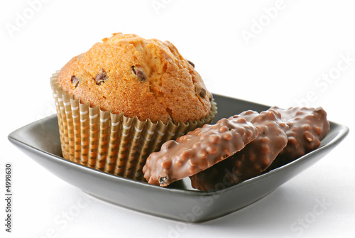 Muffin and chocolate cookies
