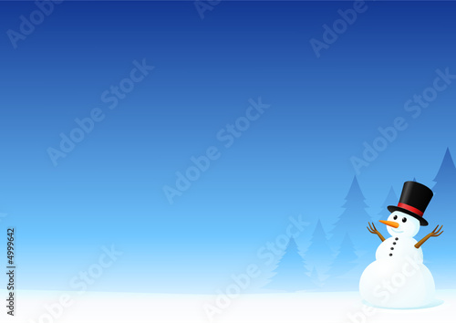Bonhomme de neige dans la forêt