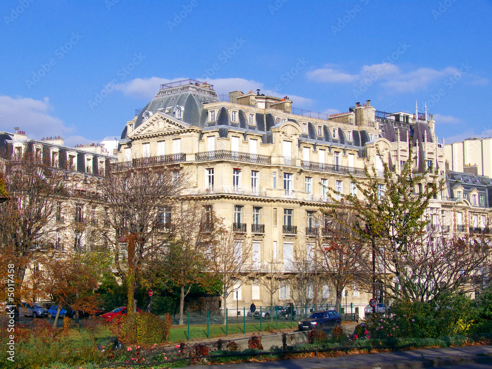 Immeuble de pierre blanche, Paris VIII, France