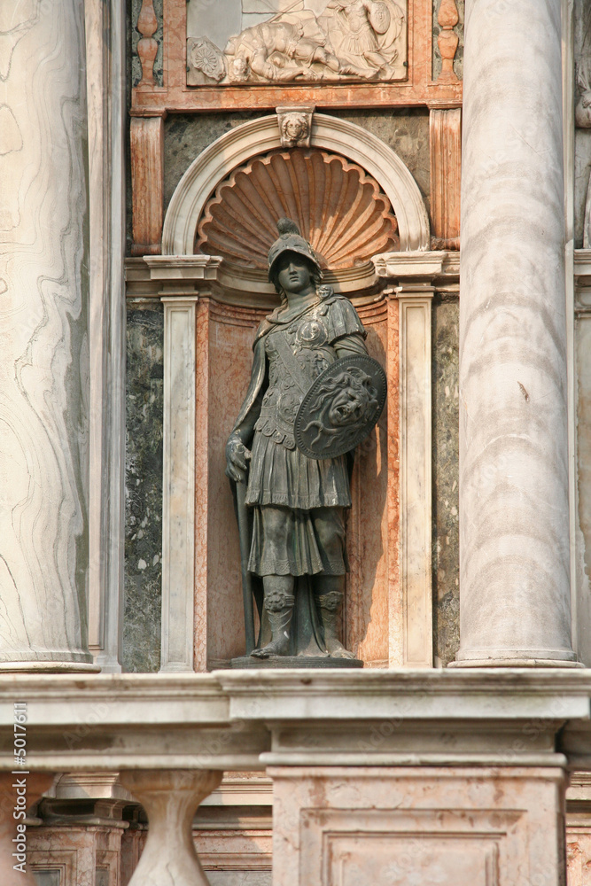 Statue du campanile de la place Saint Marc 