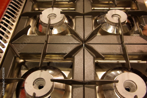 4-burner gas cooktop photo