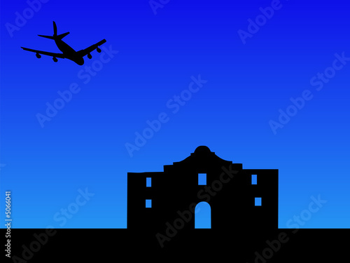 Foto plane arriving at the Alamo San Antonio