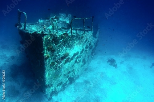 Sunken ship © Malbert