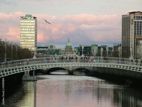 Ha'penny Bridge, Dublin photo