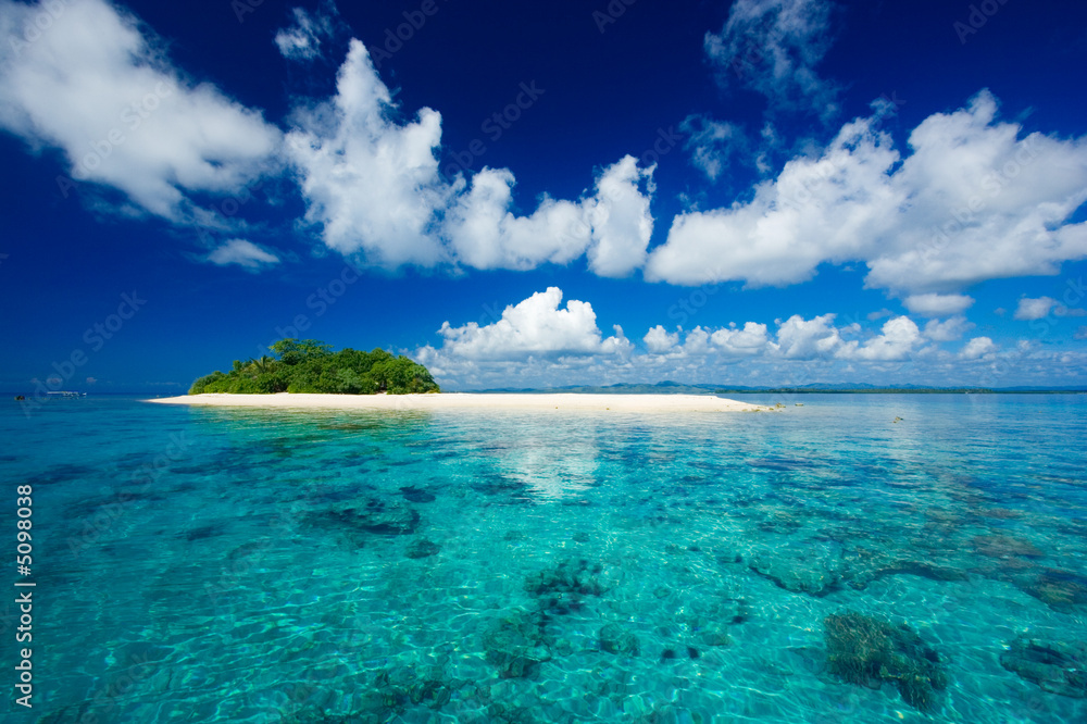 Obraz premium Raj na tropikalnej wyspie