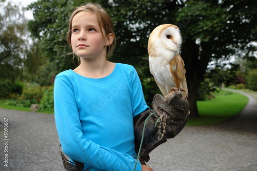 mädchen mit eule