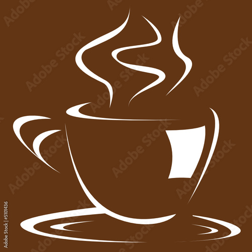 Tasse de café sur fond marron
