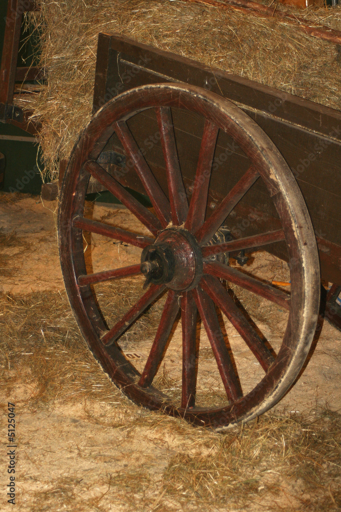 ancienne roue bois