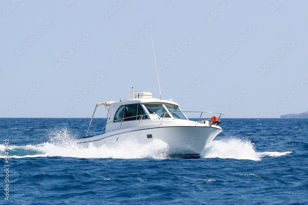 Bateau suiveur
