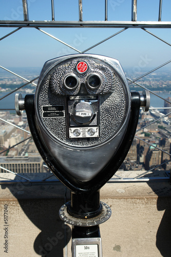 binoculars coin-operated