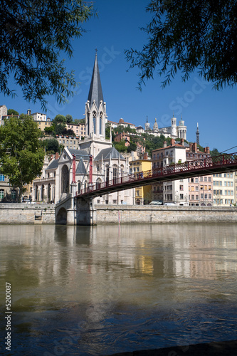 vue des églises de lyon