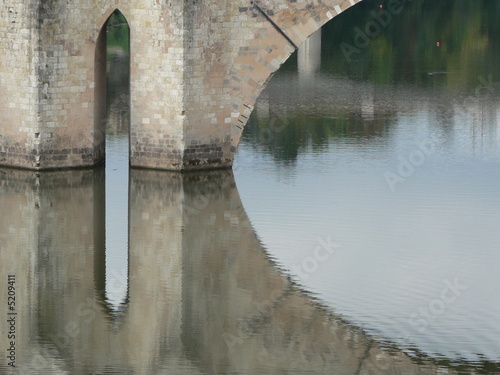 1090451 réflexion