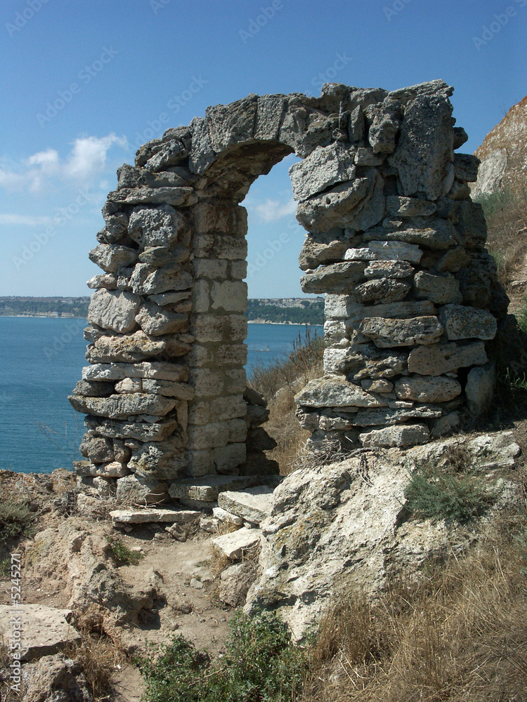 Ruins of an ancient stone arch (Kaliakra - Bulgaria)