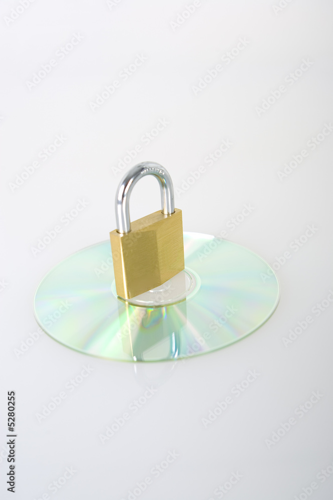Vorhängeschloss auf CD Vorhängeschloss auf CD