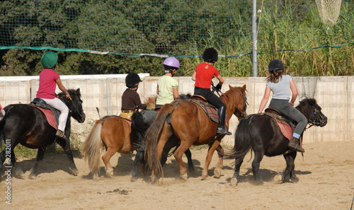 enfants a poneys