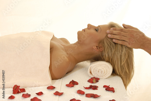 Rote Blueten Massage photo