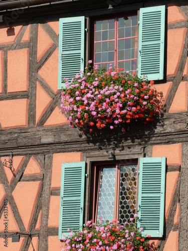 1090365 fenêtres, balconnières et colombage