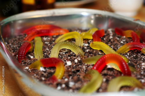 dirt cookie and gummy worm chocolate pudding dessert
