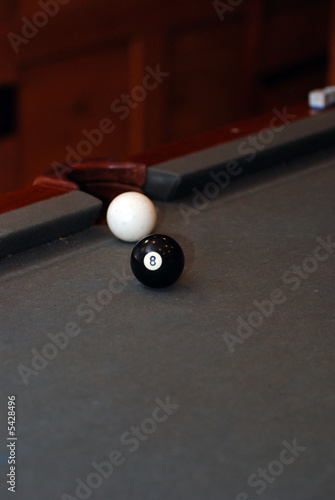 pool 8 ball playing