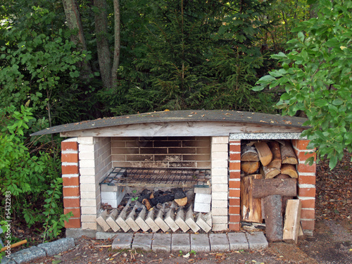 Outdoors fireplace made from fire resistant bricks