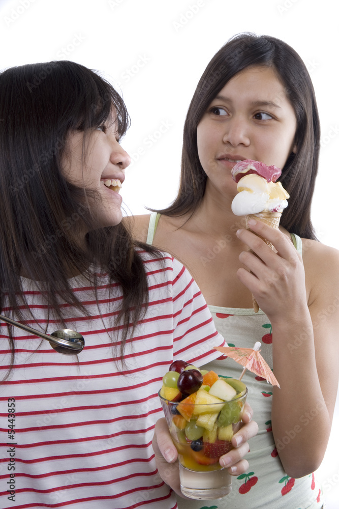 Eis und Früchte Stock-Foto | Adobe Stock