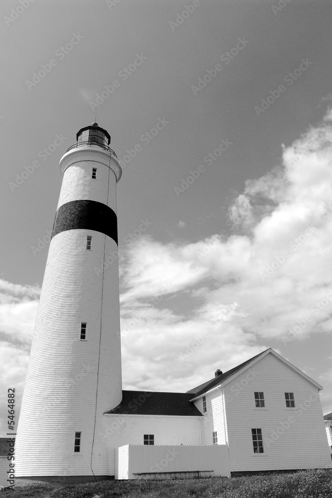 phare noir et blanc