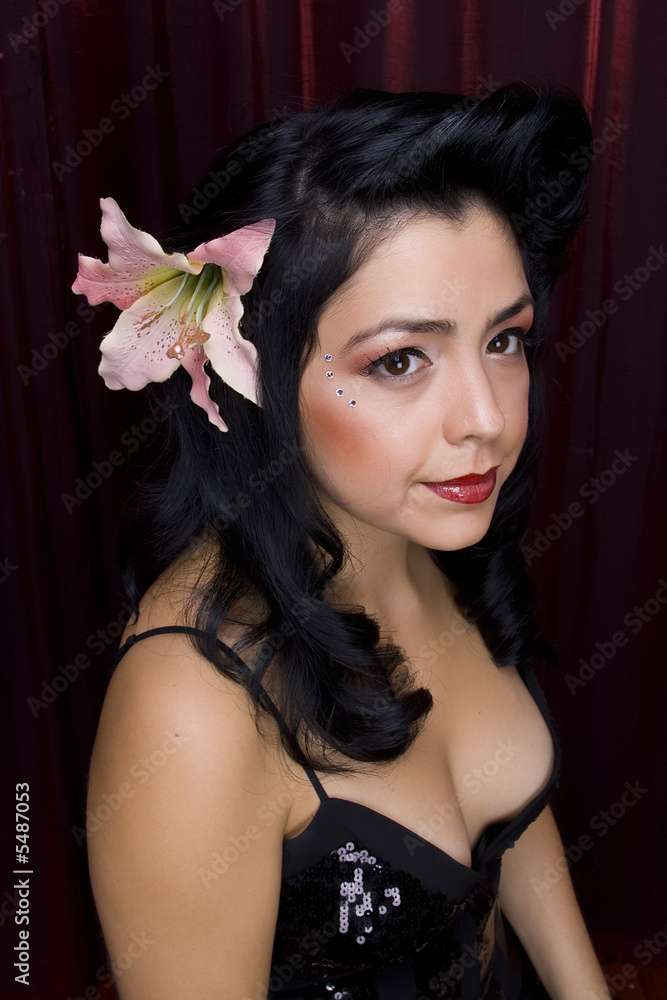 Naklejka premium Beautiful latin model with wavy hair.