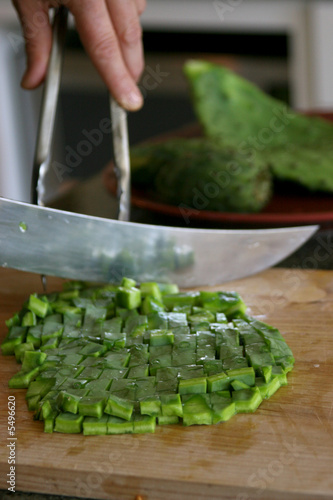 Nopales preparation