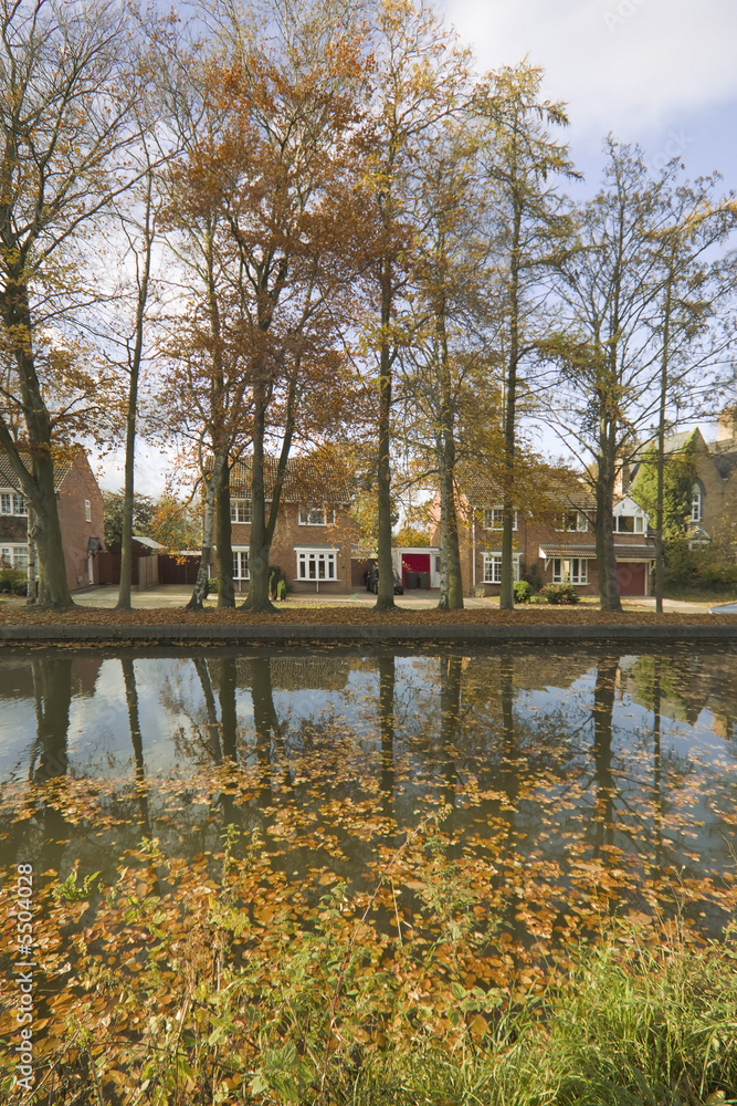 Obraz premium houses alongside canal england uk