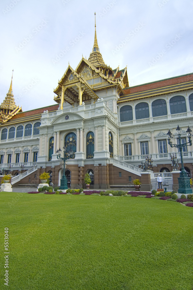 Fototapeta premium Sunset at the Royal Palace in Bangkok