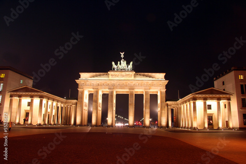 Brandenburger Tor in Berlin bei Nacht