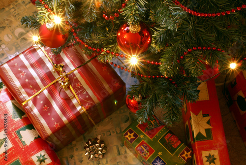 Geschenke unter dem Christbaum