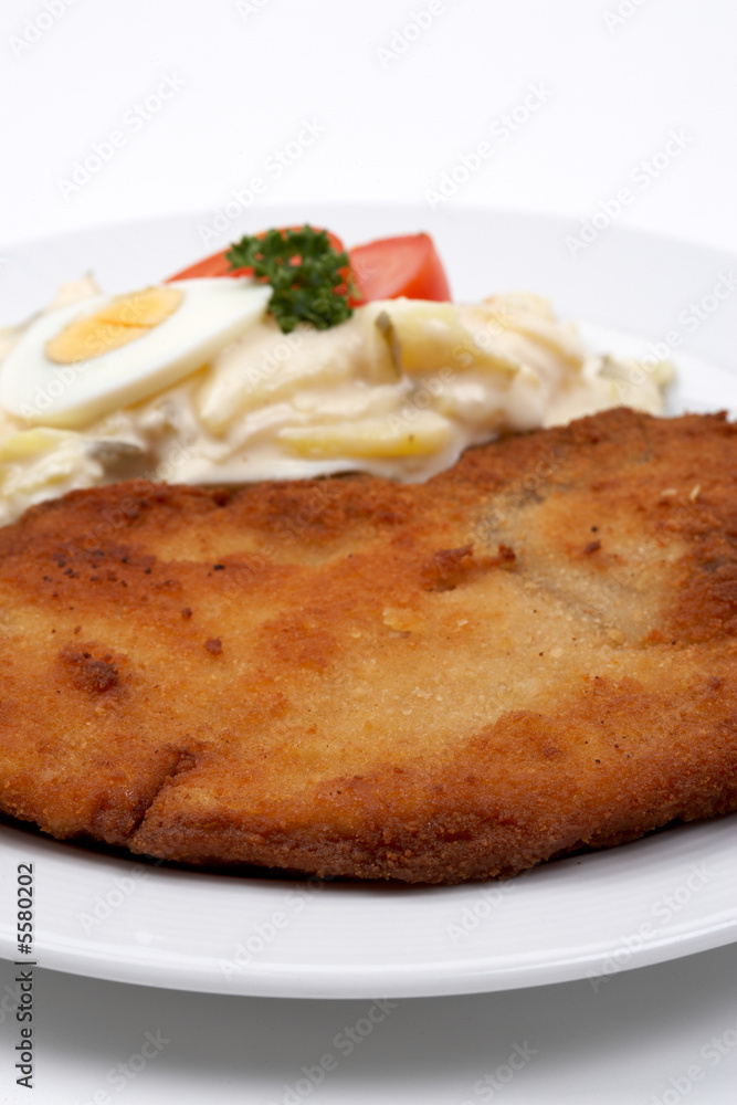 Paniertes Schnitzel mit Kartoffelsalat Paniertes Schnitzel mit Kartoffelsalat