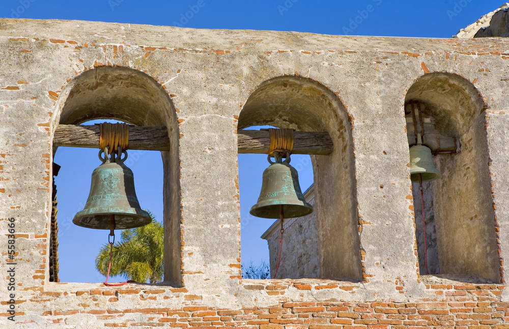 Fototapeta premium MISSION SAN JUAN CAPISTRANO THREE BELLS IN THE TOWER