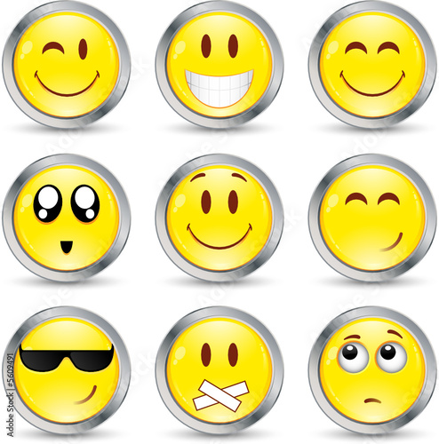 Lot de 9 smileys avec contour en métal