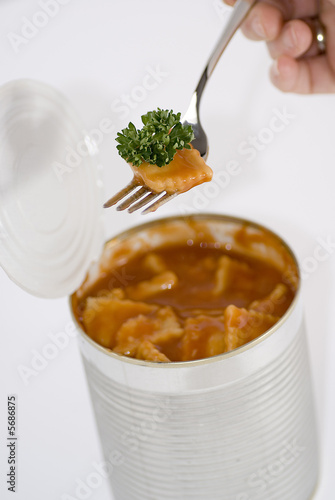 Konservendose mit Ravioli