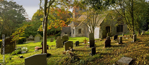 churchyard beoley church warwickshire midlands