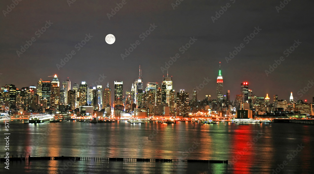 Manhattan Skyline at Christmas Eve, New York City