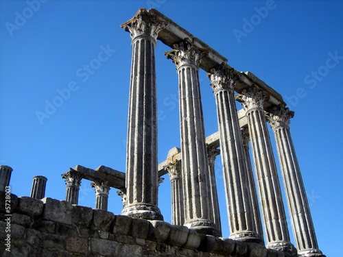 Evora - Templo Romano