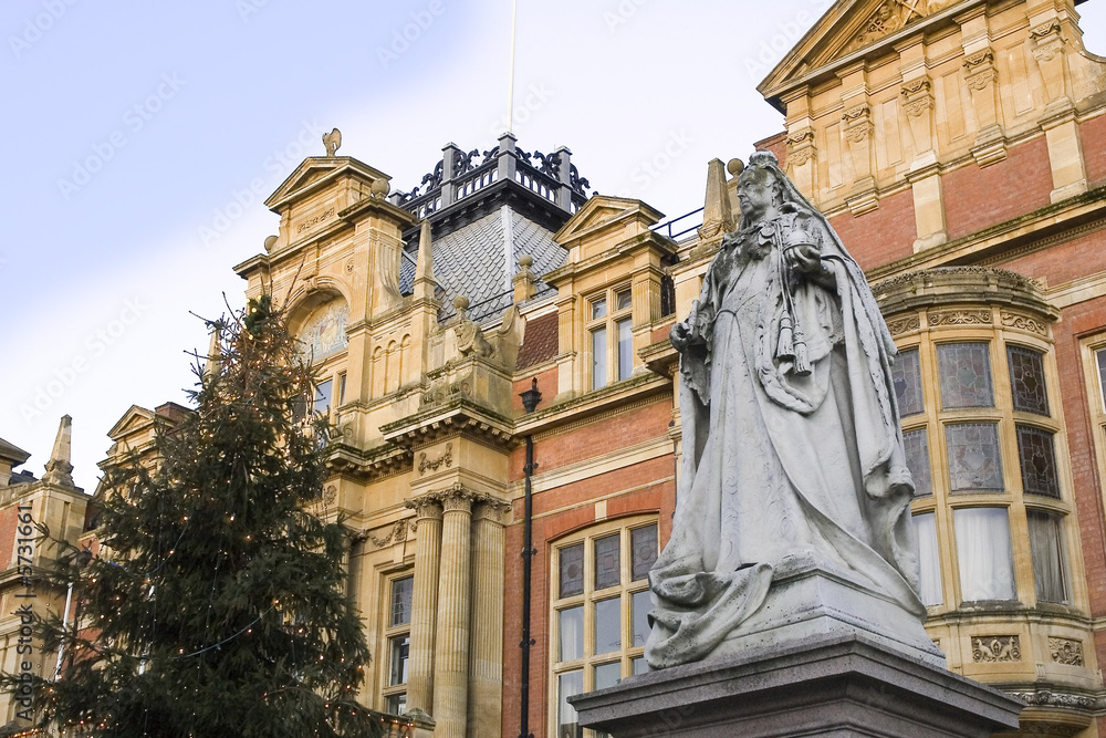 Town Hall, Statue of Queen Victoria, leamington spa 