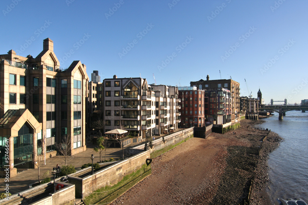 City office buildings and Thames Path