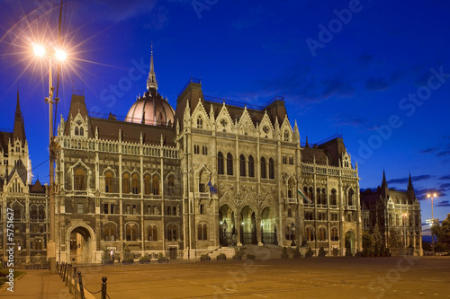 Photography parlement au crépuscule, budapest