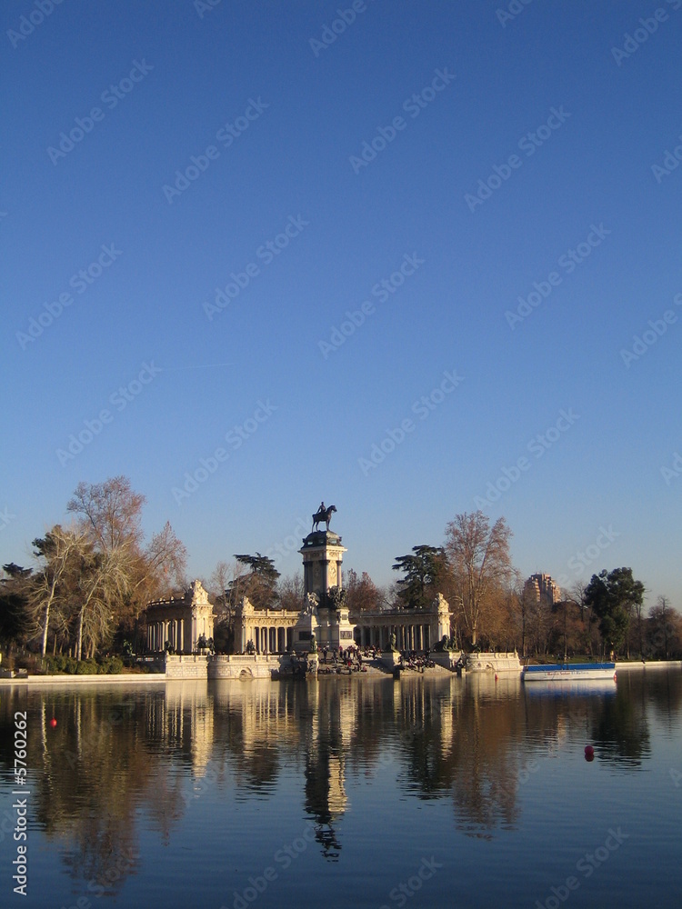 Fototapeta premium Etang du Parc du Retiro, Madrid