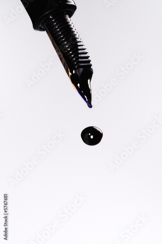 fountain pen droping ink