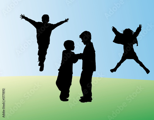 silhouettes d'enfants jouant et sautant