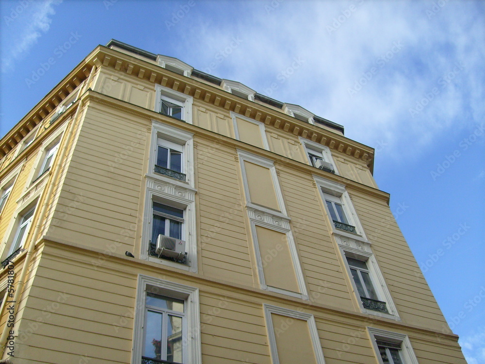 façade angle