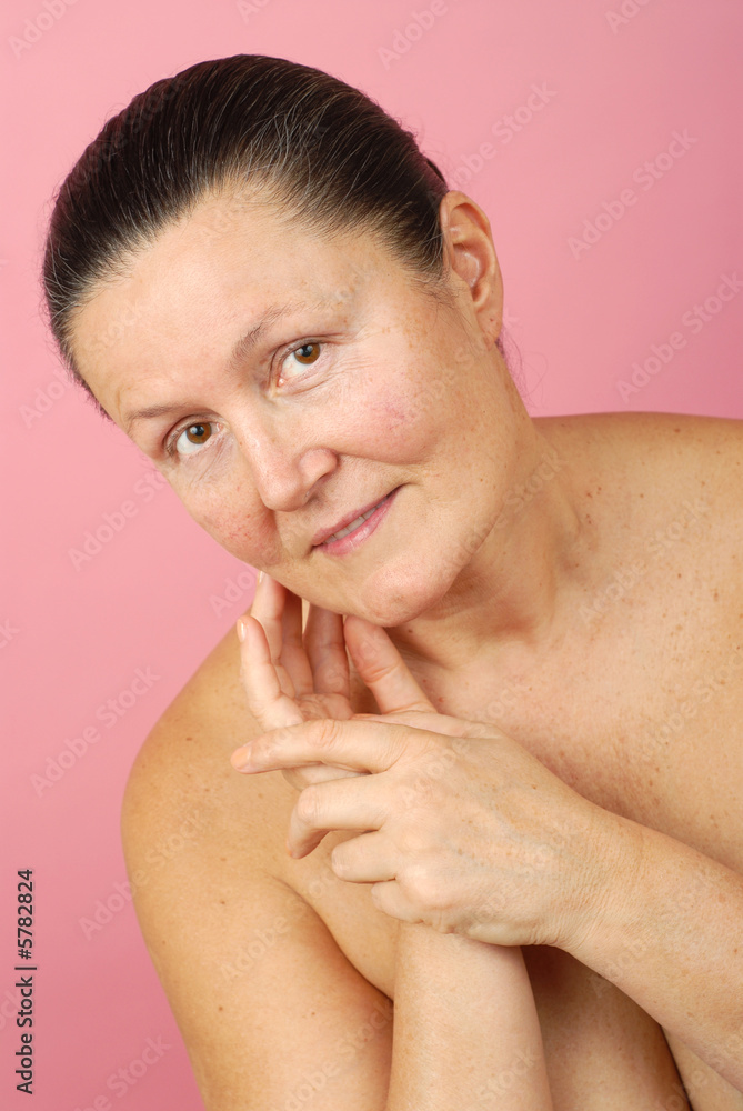 older woman nude画像 PornPics