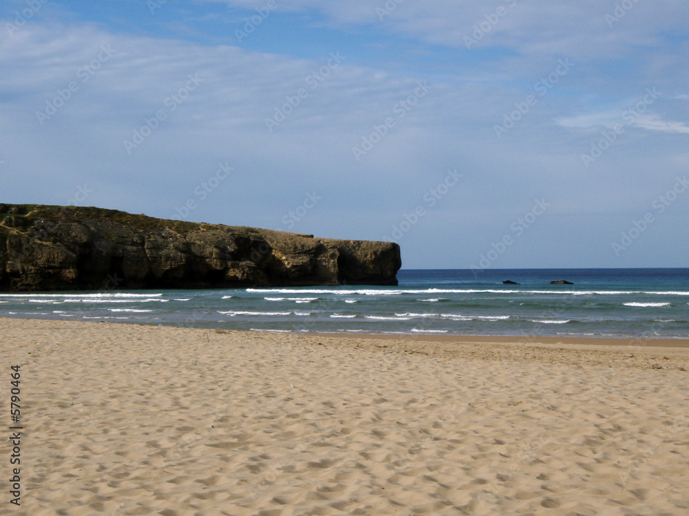 Praia portuguesa deserta