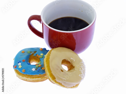 tasse kaffee mit doughnuts